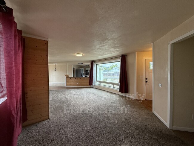 Photo - 2347 Cannon Ave