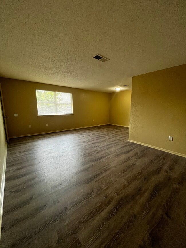 Photo - 948 E Monterey Ct