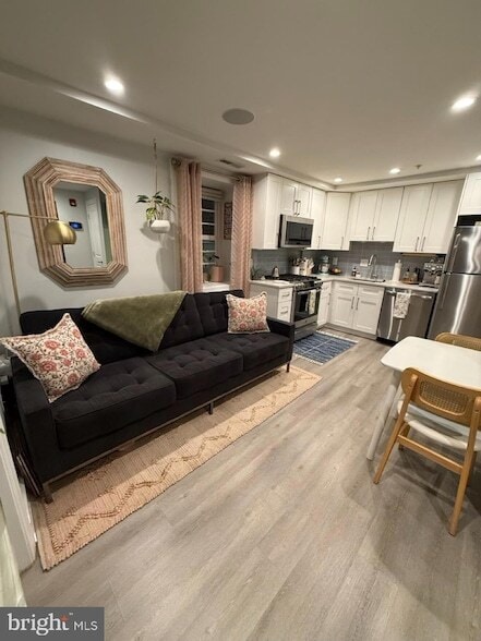 Building Photo - 625 Park Rd NW Unit 8