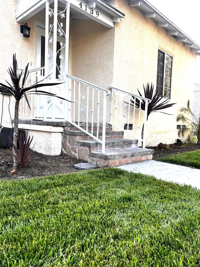Photo - Single Family. 3-bed Home - Desireable Neighborhood!