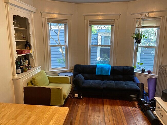 Photo - 10 Cambridge Ter