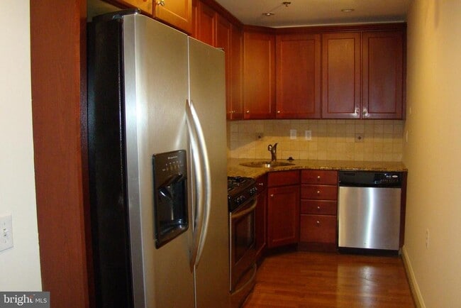 Building Photo - 2 W Gay St Unit 2ND #2