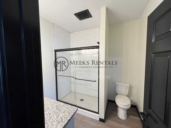 Photo - 408 Leon Sullivan Way Unidad 201