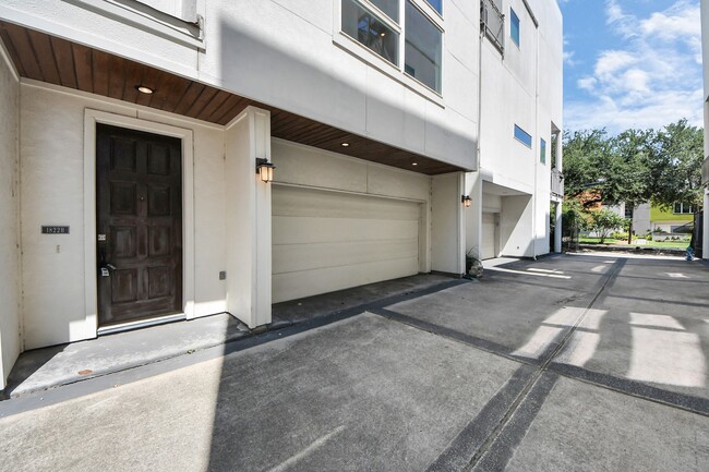 Building Photo - 1822 Southmore Blvd Unit B Rental