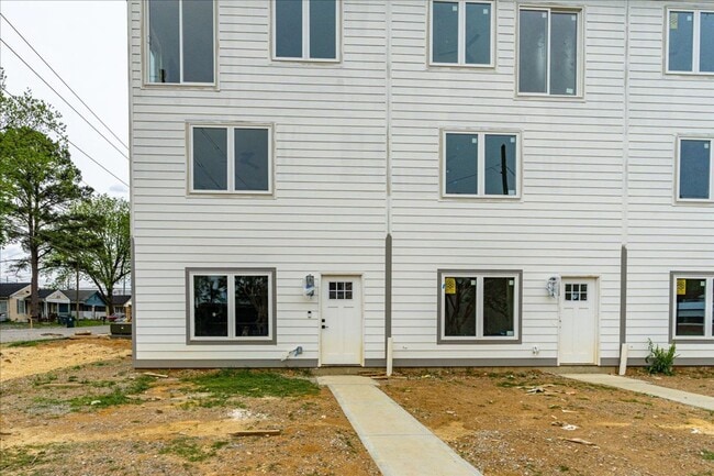 Photo - 2519 E 12th St Unidad 2519 E 12th