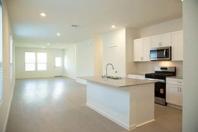 Photo - 26255 Arrowleaf Dr