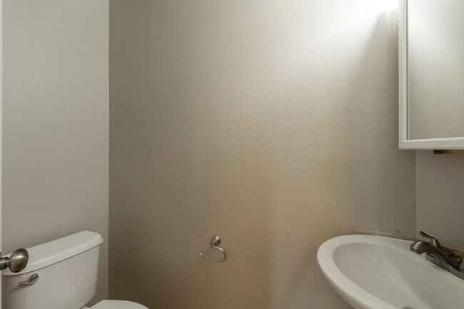 Photo - Beautiful 3 Bed 2 house with 2 Car Garage-...