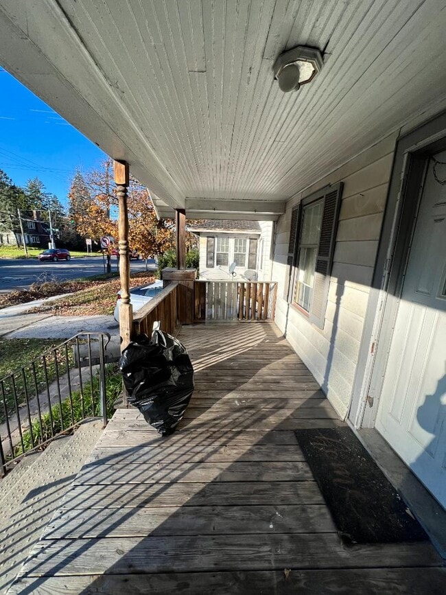 Photo - 1946 Gratiot Ave