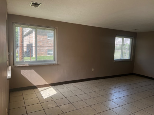 Photo - 475 Old Boston Rd Unit Apt 4