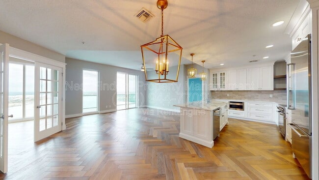 Building Photo - 1431 Riverplace Blvd Unit Apt 3106