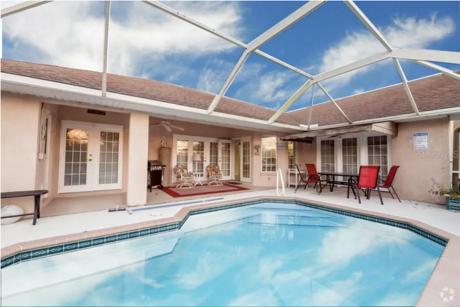 Building Photo - Beautifully Furnished Pool Home Seasonal R...