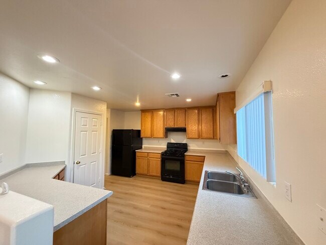 Photo - Carry Over Showing: This property has been shown before and will be rented to the first most qual...