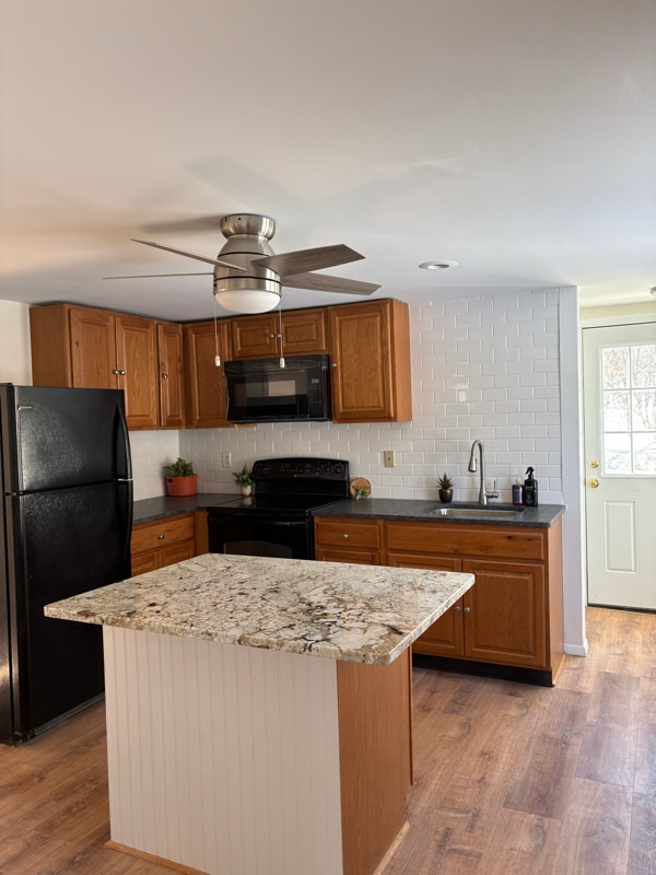 Photo - 838 Hallet Rd