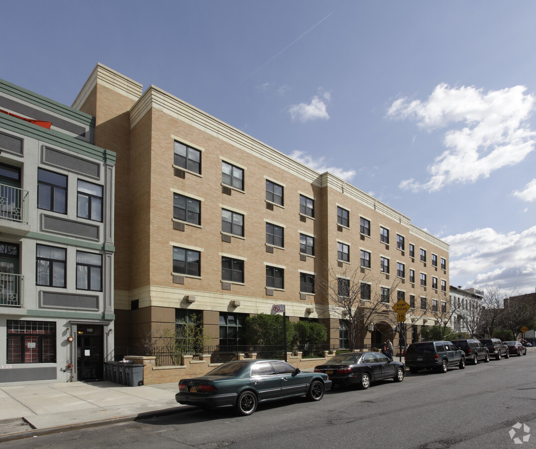 Photo - Clover Hall Apartments