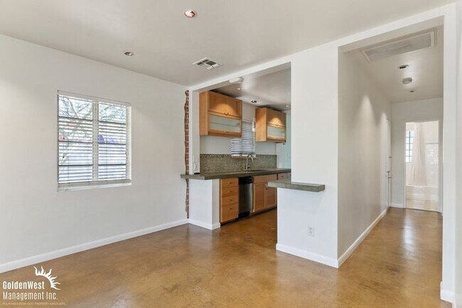 Photo - Charming 2Bdm 2Ba Home with Modern ADU in Uptown Phoenix!
