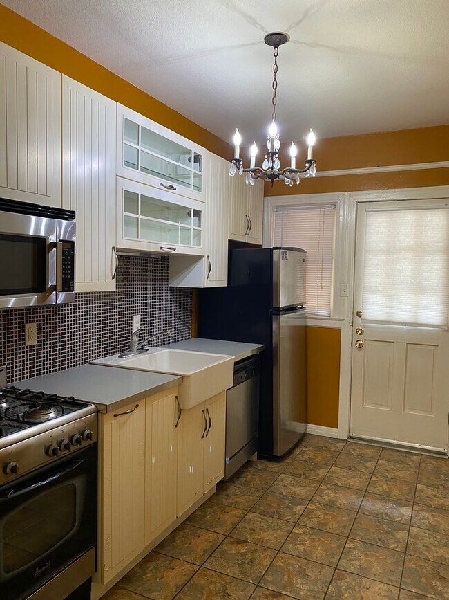 Photo - 268 E Lullwood Ave Unit 2