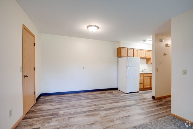 2BR, 1BA - 660SF - Dining - The Maples