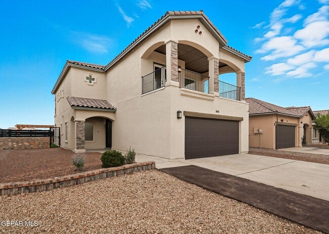 Photo - 569 Lanner Dr