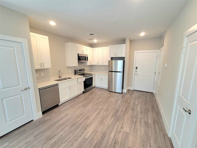 1620 Oak Tree Dr Unidad 2104