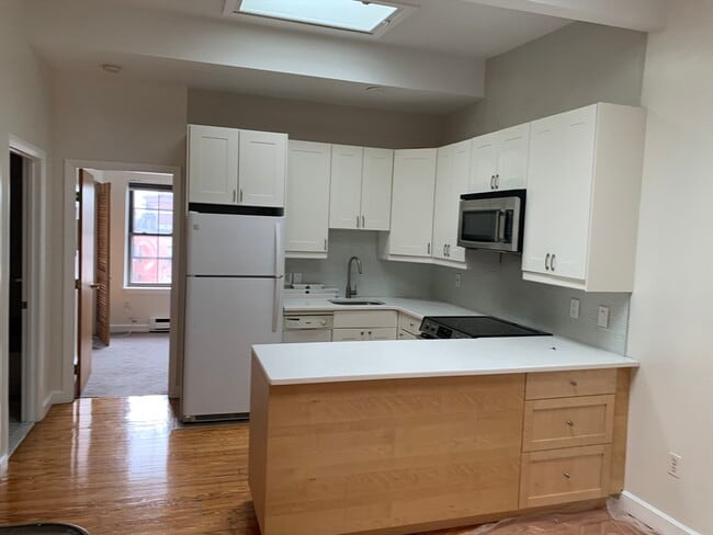 Building Photo - 38 Williams St Unit D