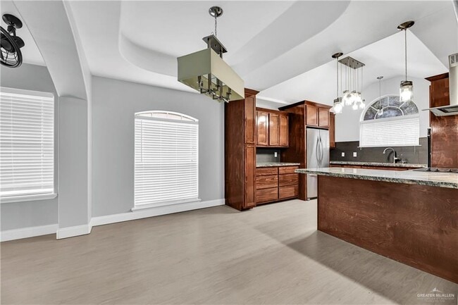 Photo - 13 Quamasia Ave