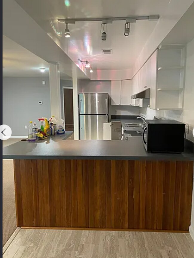 Photo - Spacious Adams Morgan Gem with Gas Fire Place. Unit B