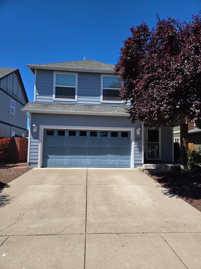 Building Photo - Cat Pet Friendly 3 Bed / 2.5 Bath Home Near I-5 in Albany, OR