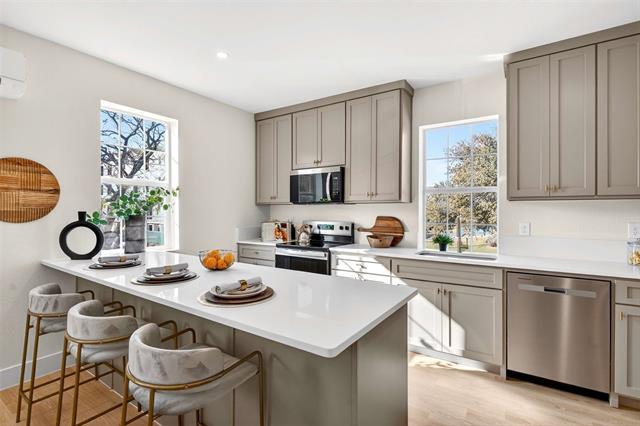 Photo - 439 W 9th St Unit 5