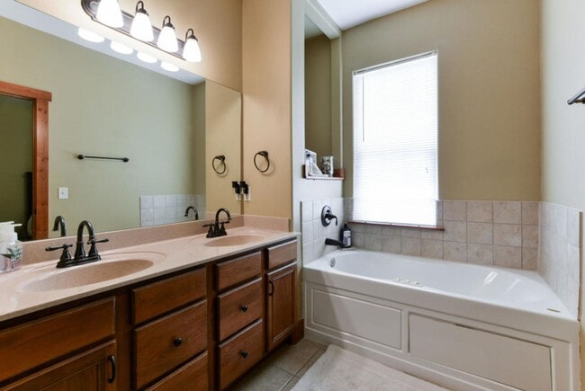 Photo - 2193 W Bingham St
