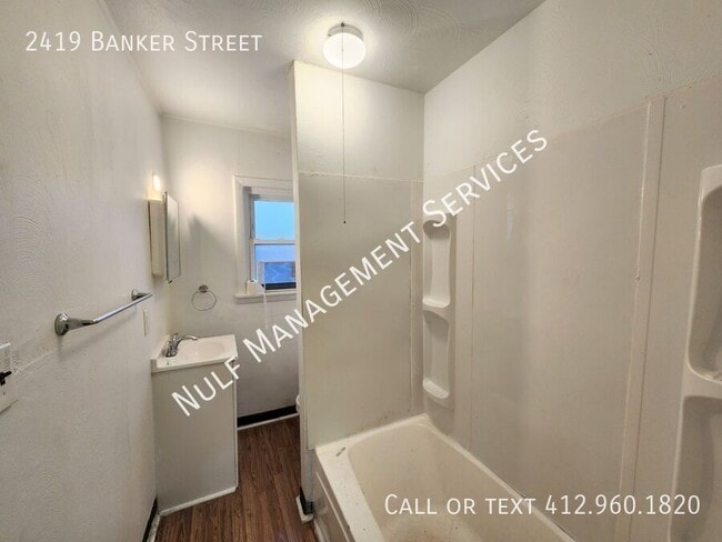 Photo - 2419 Banker St