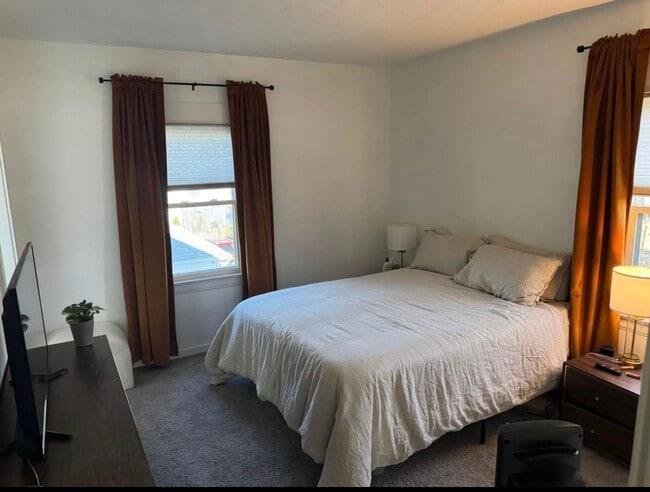 Photo - 1566 Newman Ave