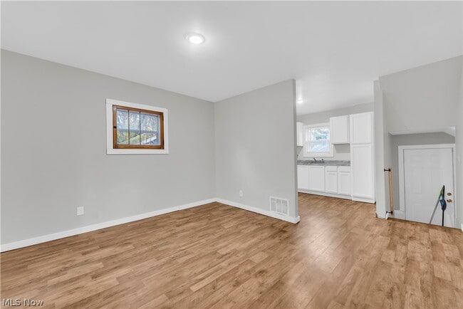 Photo - 485 E Archwood Ave
