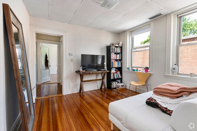 Building Photo - 12 Woodbridge St Unit 4 Rental