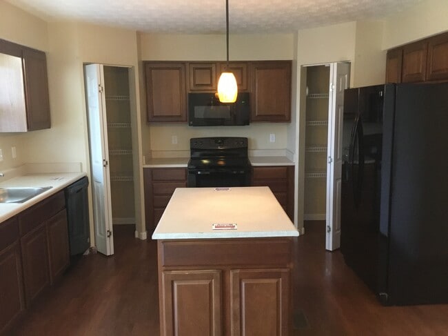 Photo - 7648 Harwood Ct