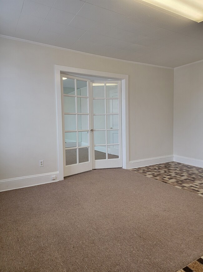 Photo - 114 Woodbridge Ave