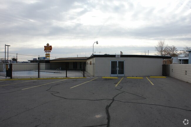 Photo - Miracle Mile Mobile Home Park