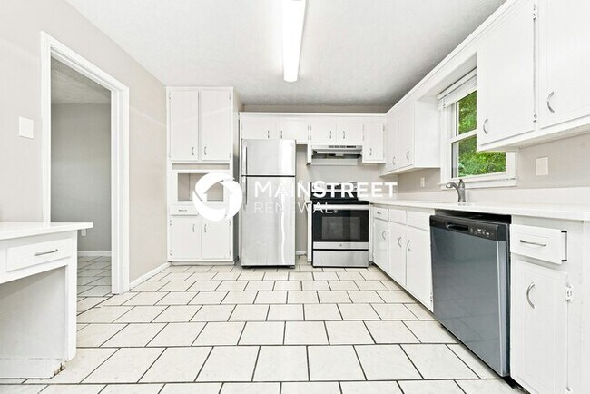 3 Bedroom Pet-Friendly Home in Snellville, GA with Main Street Renewal