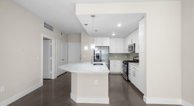 Stylish Apt, Sweet Deal – Up to 1 Month Free! - Stylish Apt, Sweet Deal – Up to 1 Month Free! Unit E25D3