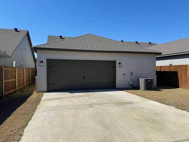 Photo - MOVE IN READY - 3/2/2 - GODLEY ISD