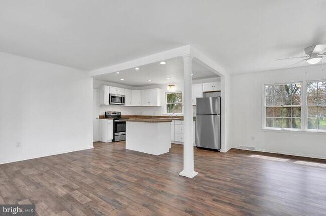 Photo - 31 W Cook Ave