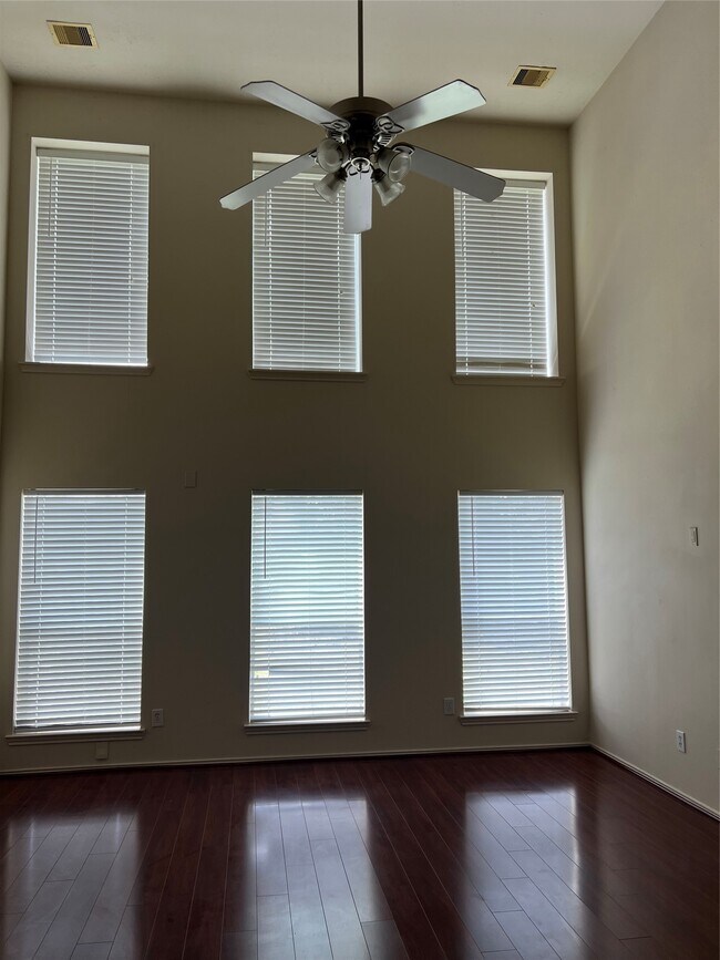 Photo - 13815 Fort Nelson Dr