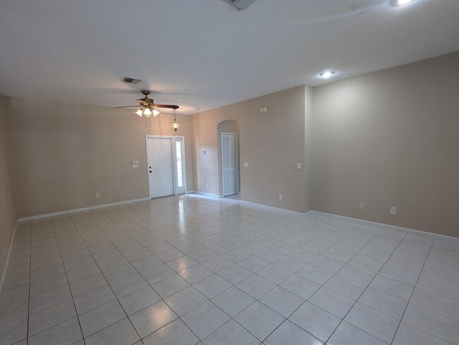 Photo - 601 Waverly Cir