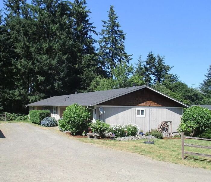 Beautiful 2 Bedroom 1 3/4 Bath Duplex in Gig Harbor! - Beautiful 2 Bedroom 1 3/4 Bath Duplex in Gig Harbor!