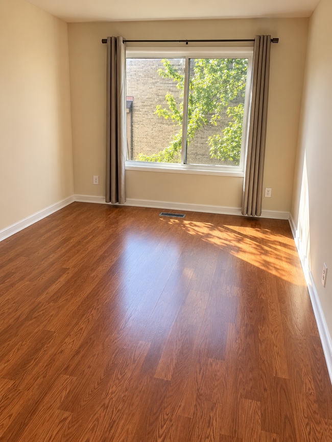 9922 Forest View Pl