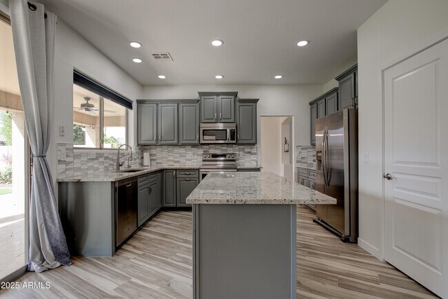 Building Photo - 2237 W Bonanza Ln Rental