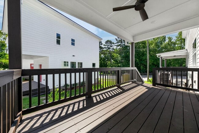 Photo - 1753 Crest Rd