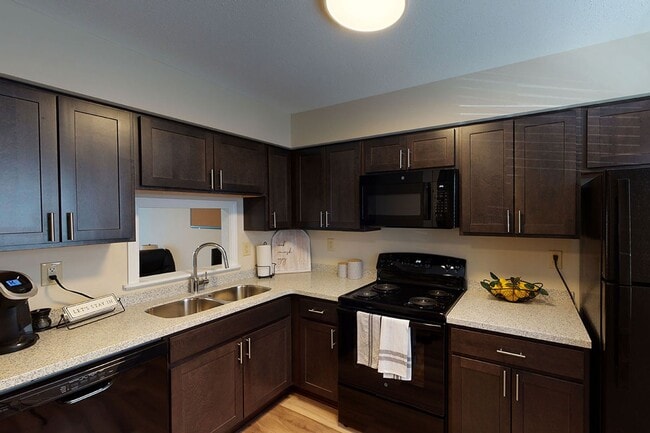 Willowood Village Apartments & Townhomes