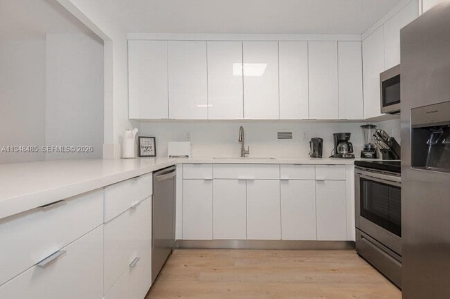 Photo - 2301 Collins Ave Unit 927