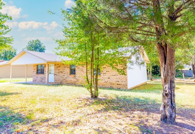 Photo - Wonderful 3 Bed/1 Bath in Searcy