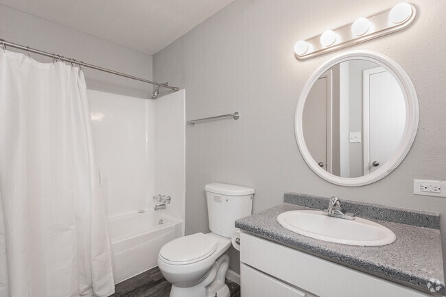 1BR, 1BA - 512SF "Espada" Bathroom